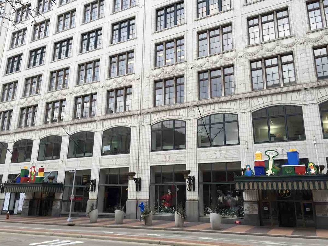 The Halle Building, Euclid Avenue Facade