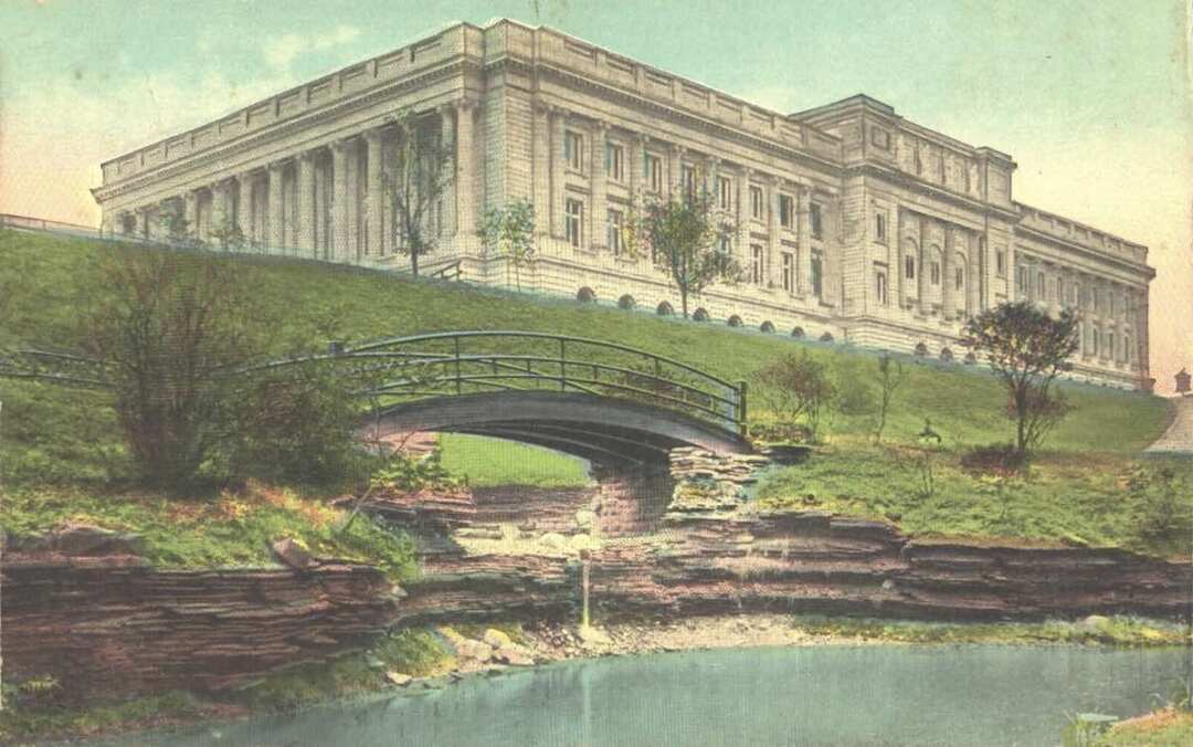 Courthouse from Lake View Park