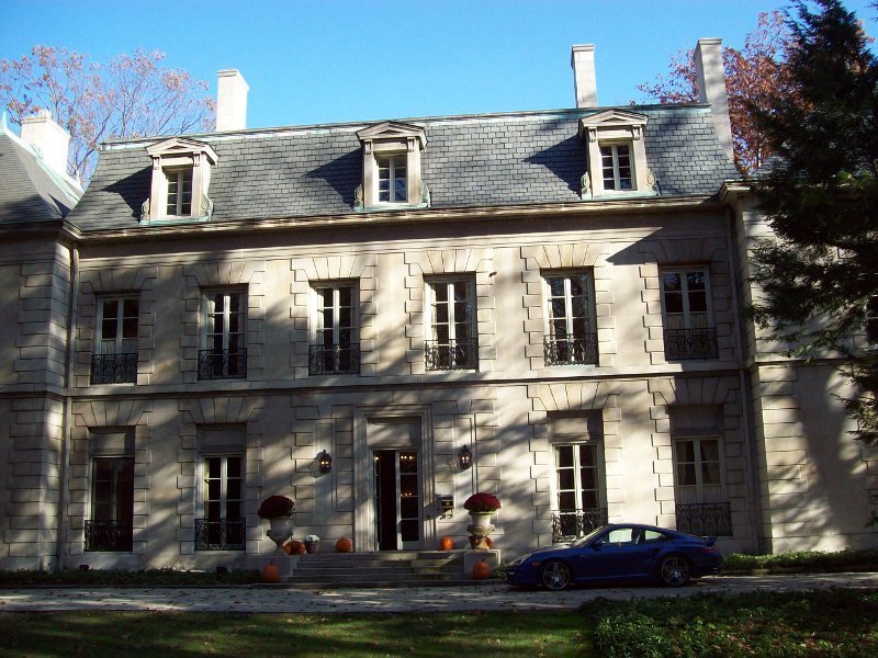 The Salmon Halle Mansion