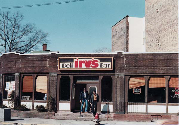 Irv's Deli, 1982