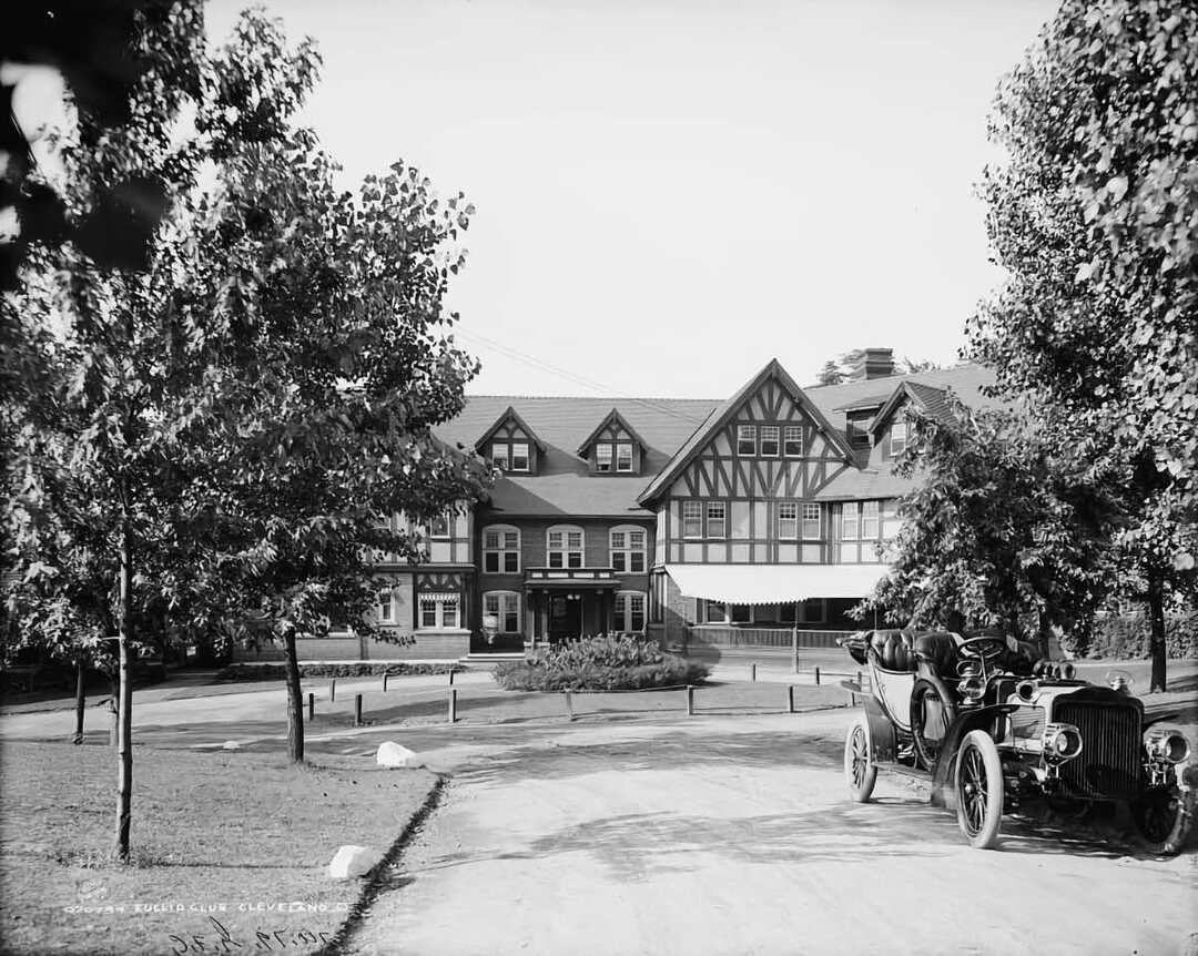Entrance to Euclid Club